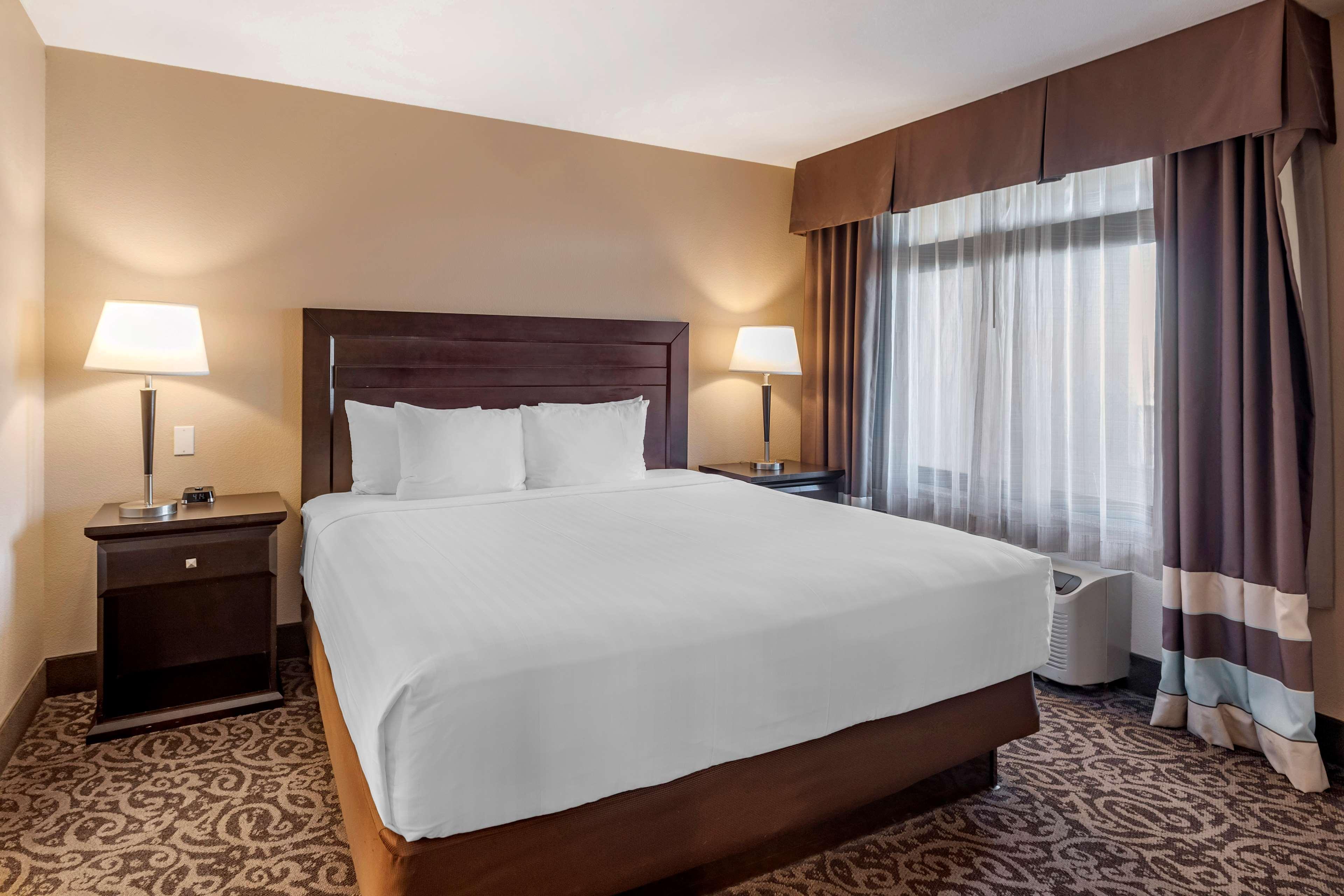 Best Western Plus Las Vegas South Henderson Exterior photo